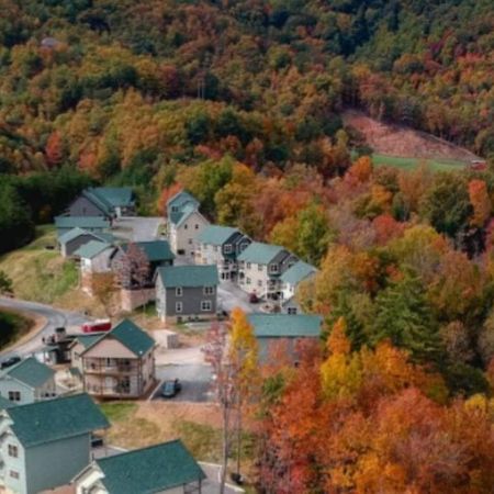 Shelter Me - 5 Miles To Dollywood , Hot Tub, Wi-Fi, Game Room بيدجن فورج المظهر الخارجي الصورة
